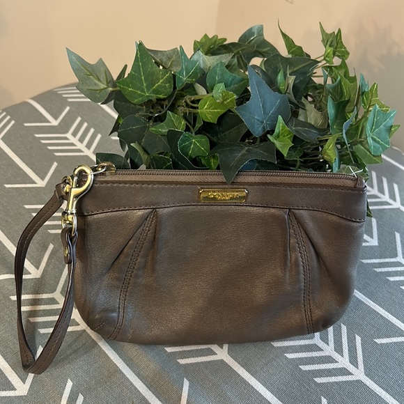 COACH Chrome Metallic Wristlet - Picture 4 of 12